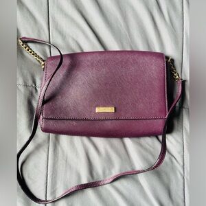 Kate Spade Crossbody Bag – Plum Saffiano Leather with Gold Chain Detail